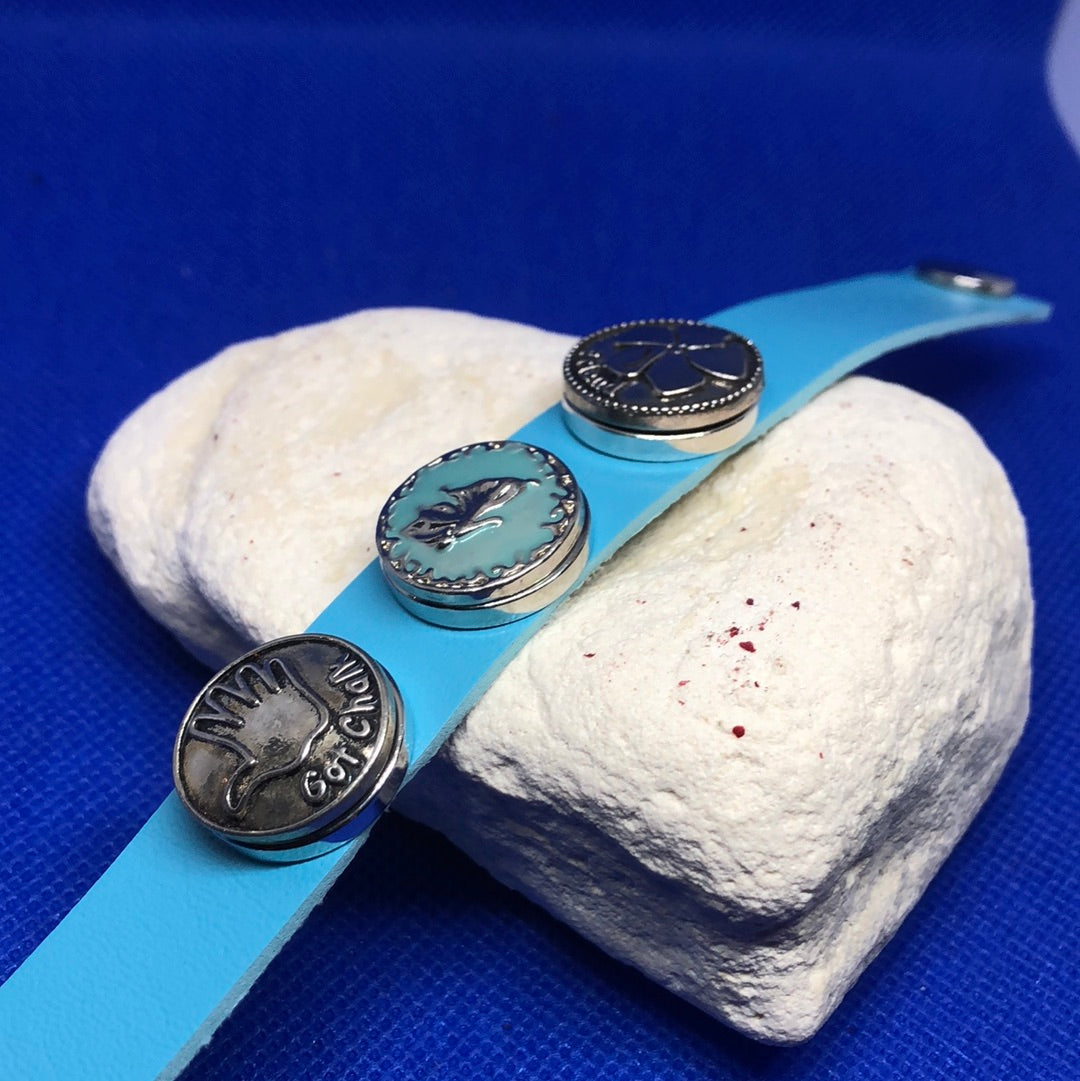 Ladiies leather trio snap