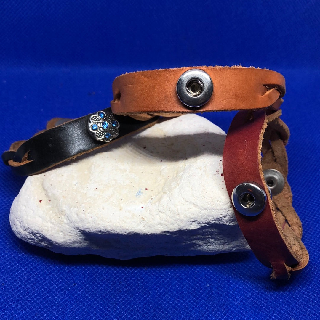 Single braided leather mini snap bracelet
